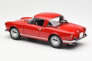 Alfa Romeo Giulietta 1300 Spider Rød AUTOart 1:18 70157 Metal — billede 7 af 8