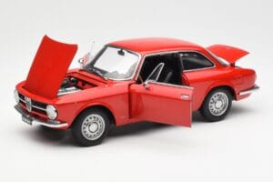Alfa Romeo GT 1300 Junior LHD Rød AUTOart 1:18 70131 Metal — billede 2 af 8