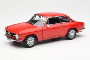 Alfa Romeo GT 1300 Junior LHD Rød AUTOart 1:18 70131 Metal