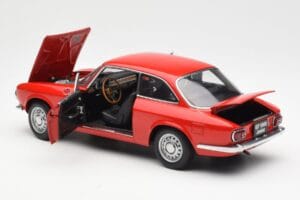 Alfa Romeo GT 1300 Junior LHD Rød AUTOart 1:18 70131 Metal — billede 5 af 8
