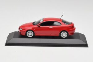 Alfa Romeo GT Alfa Rød Minichamps 1:43 400120321 Metal