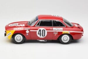 Alfa Romeo GTA 1300 Junior #40 F. Picchi / J-C. Chasseuil Division 1 Winners 12 Hours of Paul Ricard 1971 Minichamps 1:18 155 — billede 3 af 6