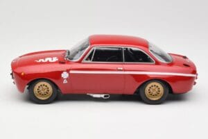 Alfa Romeo GTA 1300 Junior Rød Minichamps 1:18 155120020 Metal — billede 3 af 6