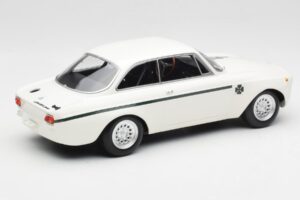 Alfa Romeo GTA 1300 Junior Hvid Minichamps 1:18 155120021 Metal — billede 2 af 6