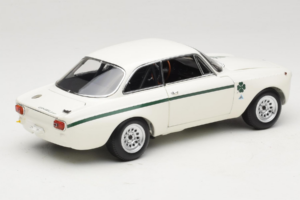 Alfa Romeo GTA 1300 Junior Hvid Minichamps 1:18 100120501 Metal — billede 3 af 8