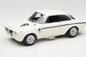 Alfa Romeo GTA 1300 Junior Hvid Minichamps 1:18 100120501 Metal