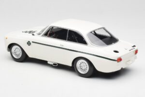 Alfa Romeo GTA 1300 Junior Hvid Minichamps 1:18 155120021 Metal — billede 5 af 6