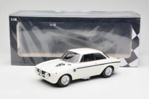 Alfa Romeo GTA 1300 Junior Hvid Minichamps 1:18 155120021 Metal — billede 6 af 6