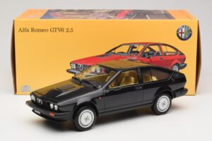 Alfa Romeo GTV6 2.5 Sort Laudoracing-Models 1:18 LM110C Metal — billede 6 af 6