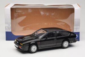 Alfa Romeo GTV6 Sort Solido 1:18 S1802302 Metal — billede 8 af 8
