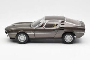 Alfa Romeo Montreal Brun Metallic AUTOart 1:18 70173 Metal — billede 4 af 8