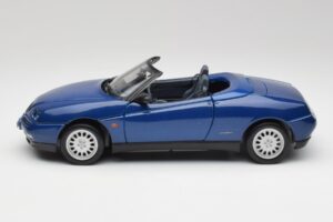 Alfa Romeo Spider 916 Periwinkle Blå Maisto 1:18 50308 Metal — billede 3 af 7