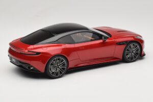 Aston Martin DB12 Hyper Red GT Spirit 1:18 GT936 Resin — billede 2 af 6
