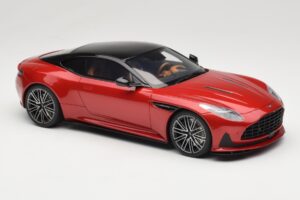 Aston Martin DB12 Hyper Red GT Spirit 1:18 GT936 Resin — billede 4 af 6