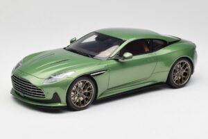 Aston Martin DB12 Grøn GT Spirit 1:18 GT466 Resin