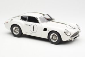 Aston Martin DB4 GT Zagato #1 24 Hours of Le Mans 1961 CMC 1:18 M-139 Metal — billede 4 af 6