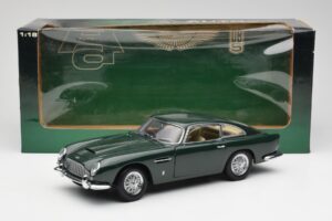 Aston Martin DB5 RHD Grøn AUTOart 1:18 70024 Metal — billede 8 af 8