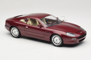Aston Martin DB7 Rød Guiloy 1:18 67550 Metal — billede 6 af 8