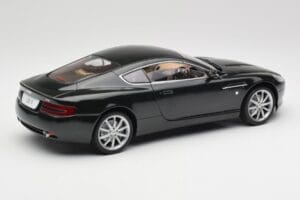 Aston Martin DB9 Sort Solido 1:18 15025600 Metal — billede 3 af 8