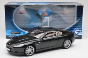 Aston Martin DB9 Sort Solido 1:18 15025600 Metal — billede 8 af 8
