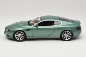 Aston Martin DB9 Grøn Minichamps 1:18 150137322 Metal — billede 4 af 8