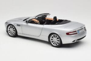 Aston Martin DB9 Volante Sølv Minichamps 1:18 150137334 Metal — billede 7 af 8