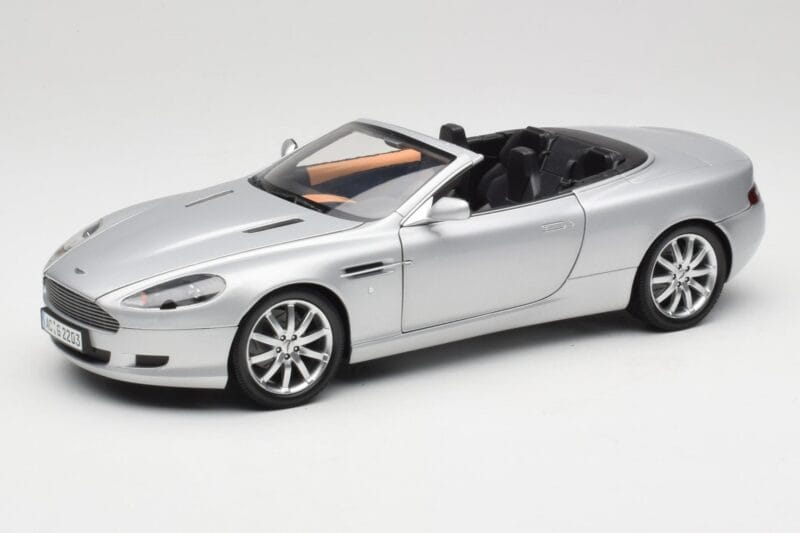 Aston Martin DB9 Volante Sølv Minichamps 1:18 150137334 Metal