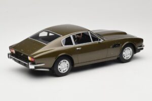 Aston Martin DBS Olive Grøn CMR 1:18 CMR003 Metal — billede 2 af 6