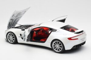 Aston Martin One-77 Morning Frost Hvid AUTOart 1:18 70244 Metal — billede 5 af 8