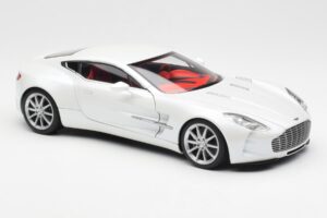 Aston Martin One-77 Morning Frost Hvid AUTOart 1:18 70244 Metal — billede 6 af 8