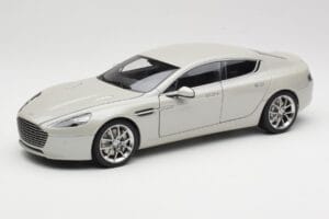 Aston Martin Rapide S Silver Fox AUTOart 1:18 Aston Martin Rapide S Silver Fox AUTOart 1:18 70258 Metal