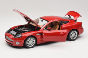 Aston Martin V12 Vanquish Rød Bburago 1:18 33334063 Metal — billede 2 af 8