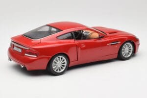 Aston Martin V12 Vanquish Rød Bburago 1:18 34063 Metal — billede 3 af 8