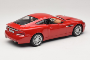Aston Martin V12 Vanquish Rød Bburago 1:18 33334063 Metal — billede 3 af 8