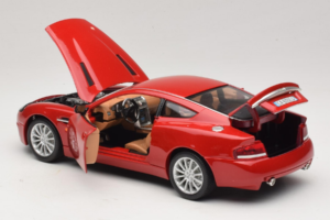Aston Martin V12 Vanquish Rød Bburago 1:18 33334063 Metal — billede 5 af 8