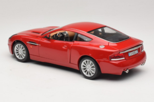 Aston Martin V12 Vanquish Rød Bburago 1:18 33334063 Metal — billede 7 af 8