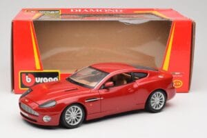 Aston Martin V12 Vanquish Rød Bburago 1:18 34063 Metal — billede 8 af 8