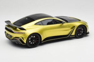 Aston Martin V12 Vantage Final Edition Cosmopolitan Yellow TopSpeed 1:18 TS0453 Metal — billede 2 af 6