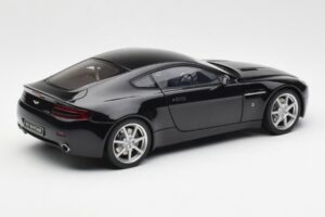 Aston Martin V8 Vantage Onyx Sort AUTOart 1:18 70202 Metal — billede 3 af 8