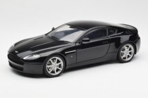 Aston Martin V8 Vantage Onyx Sort AUTOart 1:18 70202 Metal