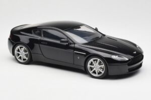 Aston Martin V8 Vantage Onyx Sort AUTOart 1:18 70202 Metal — billede 6 af 8