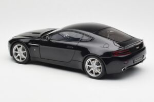Aston Martin V8 Vantage Onyx Sort AUTOart 1:18 70202 Metal — billede 7 af 8