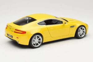 Aston Martin V8 Vantage Gul Hot Wheels 1:18 G7159 Metal — billede 3 af 8