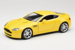 Aston Martin V8 Vantage Gul Hot Wheels 1:18 G7159 Metal