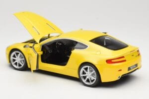 Aston Martin V8 Vantage Gul Hot Wheels 1:18 G7159 Metal — billede 5 af 8