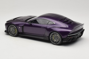 Aston Martin Valour Mørkeblå GT Spirit 1:18 GT944 Resin — billede 5 af 6