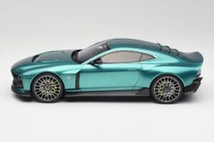Aston Martin Valour Racing Green GT Spirit 1:18 GT480 Resin — billede 3 af 6