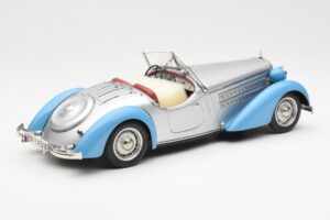 Audi 225 Front Roadster Blå Sølv CMC 1:18 M-075B Metal — billede 2 af 6