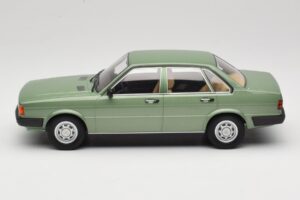 Audi 80 B2 Grøn MCG 1:18 MCG18525 Metal — billede 3 af 6