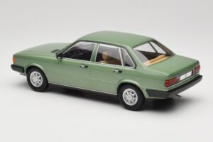 Audi 80 B2 Grøn MCG 1:18 MCG18525 Metal — billede 5 af 6